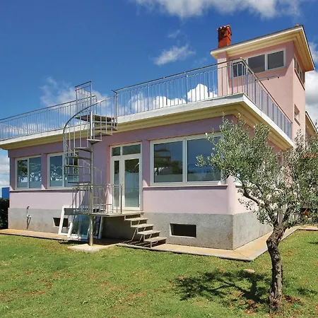 2 Bedroom In *