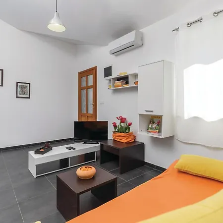 2 Bedroom In Apartment Vodnjan