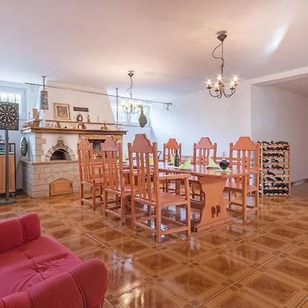 Apartment 2 Bedroom In