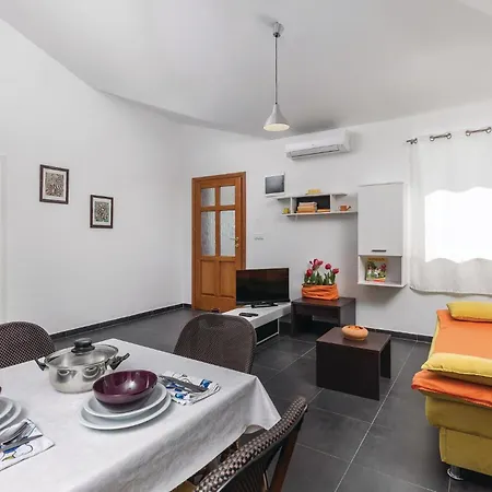 2 Bedroom In *