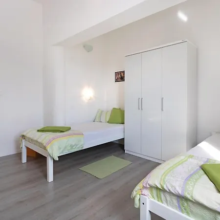 2 Bedroom In * Vodnjan