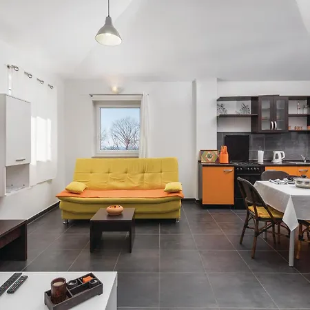 Apartment 2 Bedroom In *