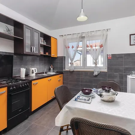 2 Bedroom In Apartment Vodnjan